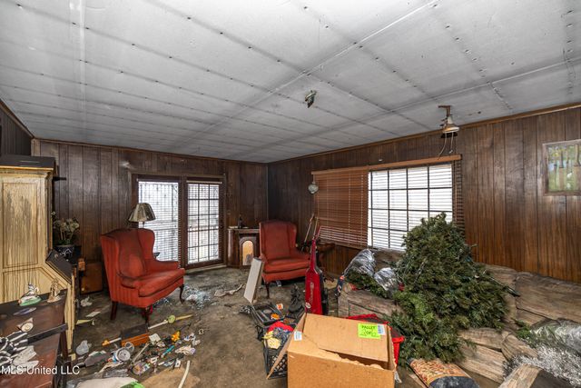 165 S Randolph Street, Holly Springs, MS 38635