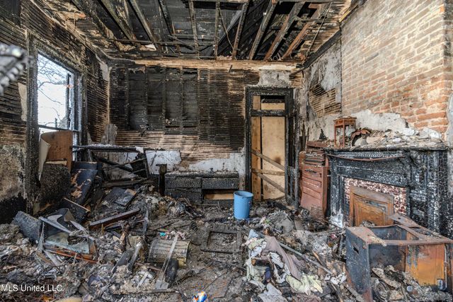 165 S Randolph Street, Holly Springs, MS 38635