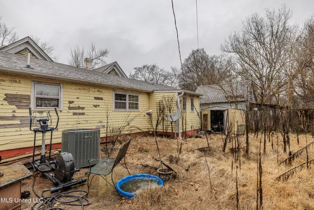 165 S Randolph Street, Holly Springs, MS 38635