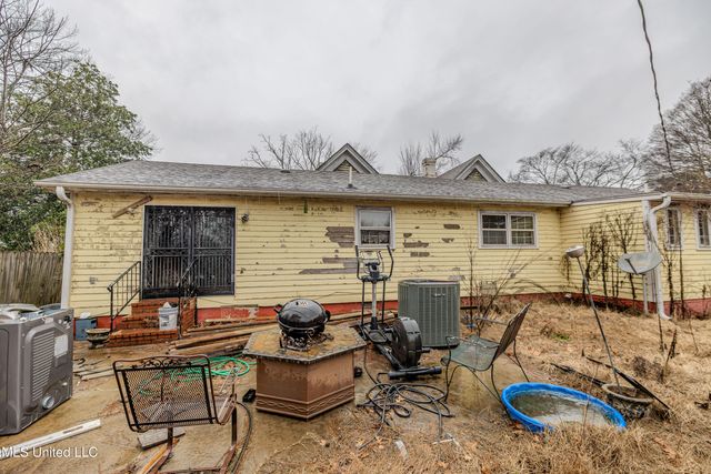 165 S Randolph Street, Holly Springs, MS 38635