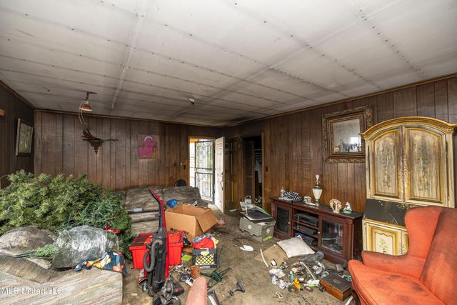 165 S Randolph Street, Holly Springs, MS 38635