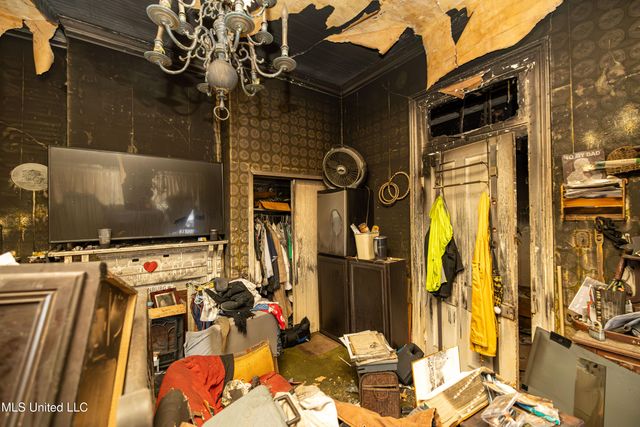 165 S Randolph Street, Holly Springs, MS 38635