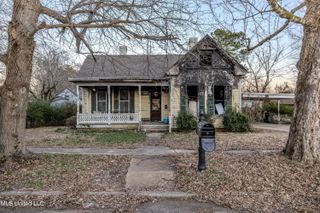 165 S Randolph Street, Holly Springs, MS 38635