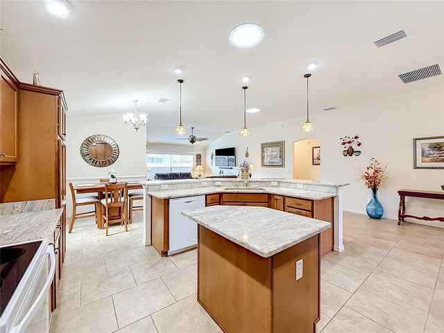 1068 BECKER AVENUE, The Villages, FL 32163