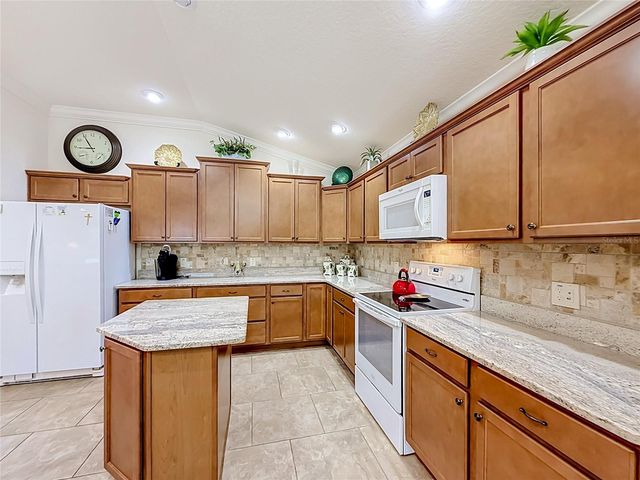1068 BECKER AVENUE, The Villages, FL 32163