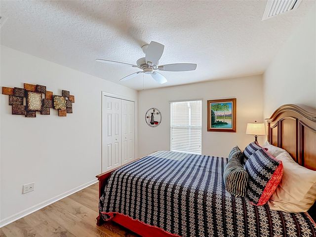 1068 BECKER AVENUE, The Villages, FL 32163