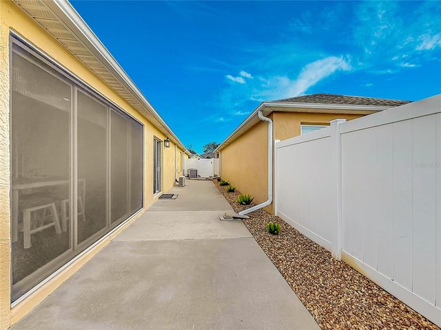 1068 BECKER AVENUE, The Villages, FL 32163