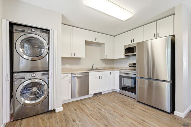 1005 E ST FRANCIS, Rapid City, SD 57701