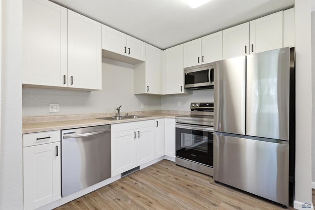 1005 E ST FRANCIS, Rapid City, SD 57701