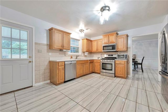 151 River Park Circle, Mcdonough, GA 30252