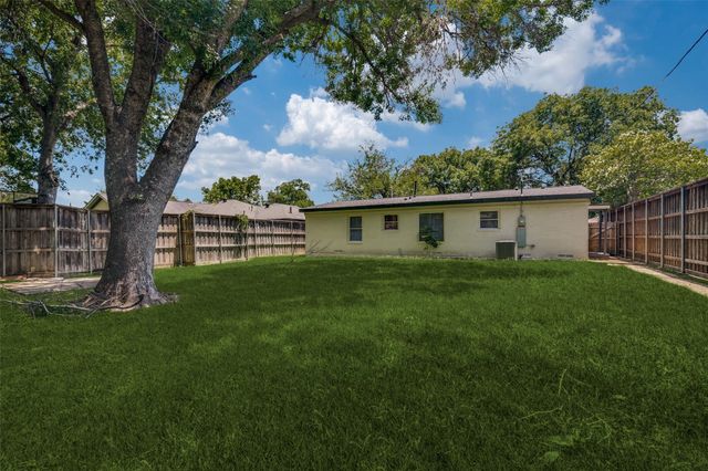 2715 Tolosa Drive, Dallas, TX 75228