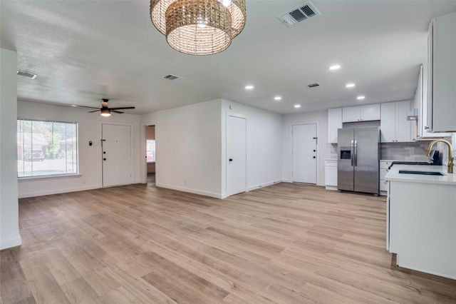 2715 Tolosa Drive, Dallas, TX 75228