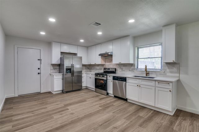 2715 Tolosa Drive, Dallas, TX 75228