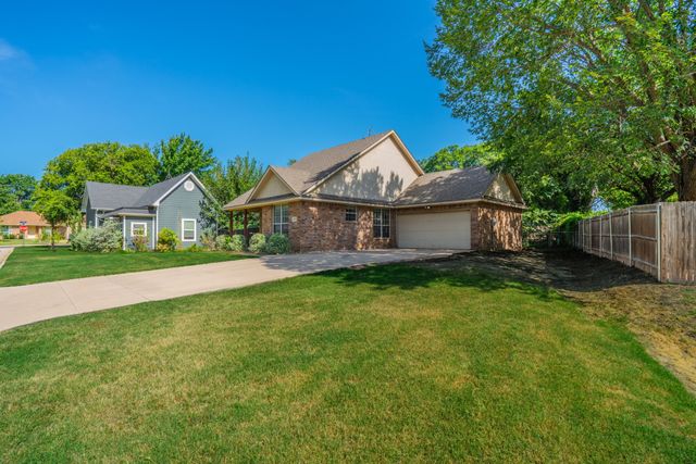 403 Summer Tree Lane, Springtown, TX 76082