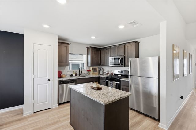 916 American Flyer Boulevard, Fort Worth, TX 76108
