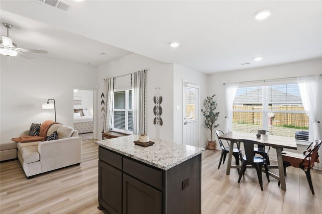916 American Flyer Boulevard, Fort Worth, TX 76108