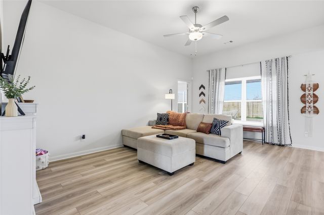 916 American Flyer Boulevard, Fort Worth, TX 76108