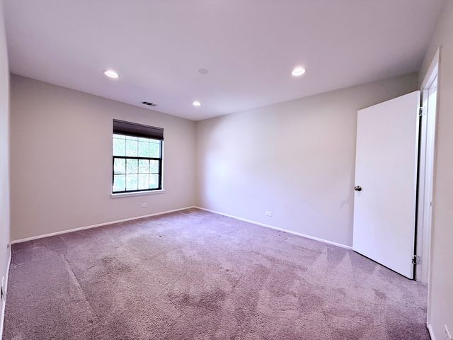 70 Margate Court C2, Schaumburg, IL 60193