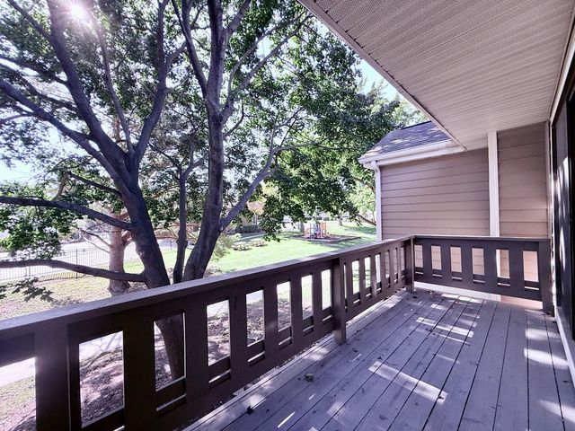 70 Margate Court C2, Schaumburg, IL 60193