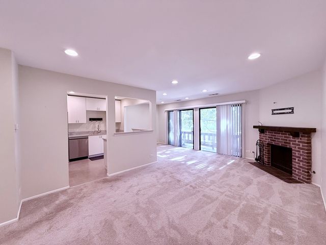 70 Margate Court C2, Schaumburg, IL 60193