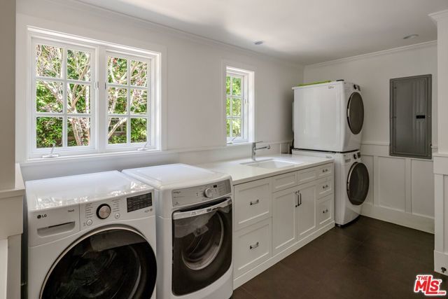12824 Evanston Street, Los Angeles, CA 90049