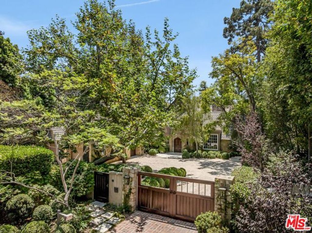 12824 Evanston Street, Los Angeles, CA 90049