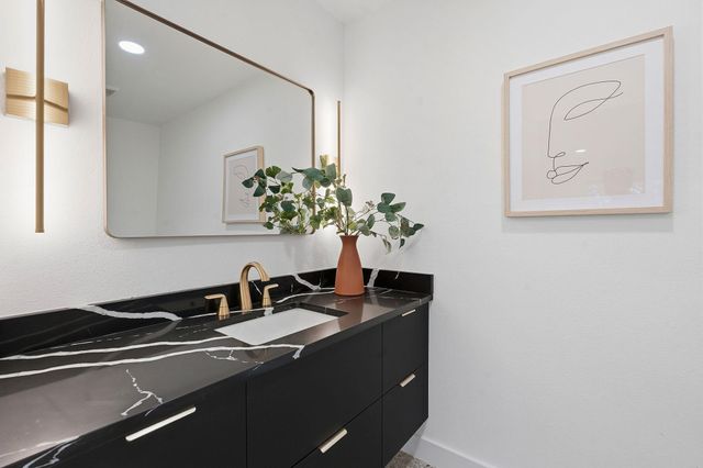 2005 Oakglen DR, Austin, TX 78745