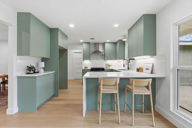 2005 Oakglen DR, Austin, TX 78745