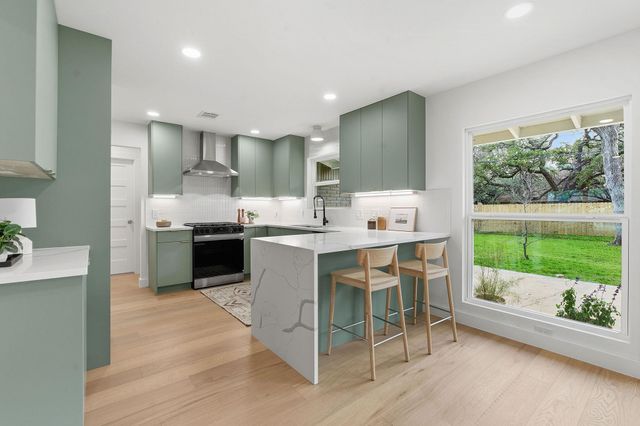 2005 Oakglen DR, Austin, TX 78745