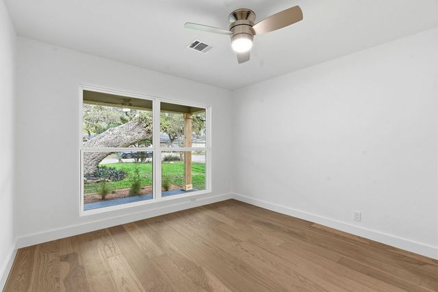 2005 Oakglen DR, Austin, TX 78745