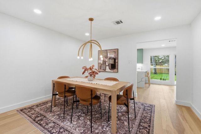 2005 Oakglen DR, Austin, TX 78745