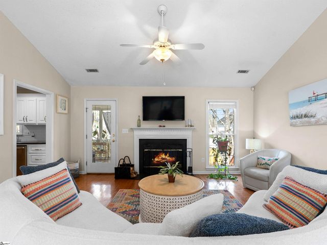 4 Flagstone Court, Simpsonville, SC 29681