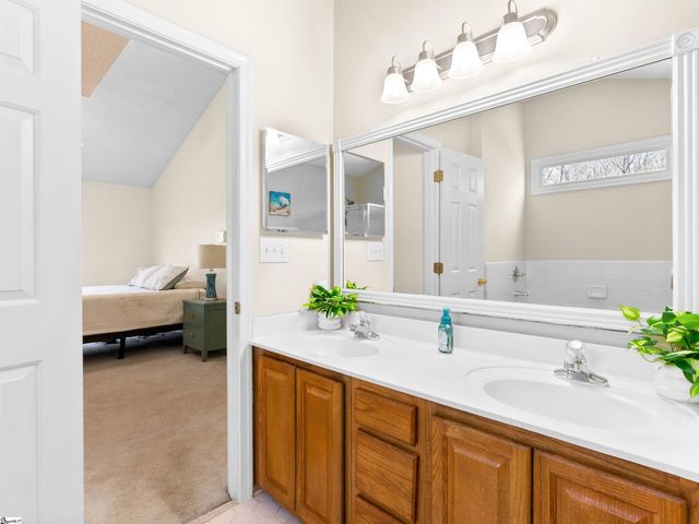 4 Flagstone Court, Simpsonville, SC 29681