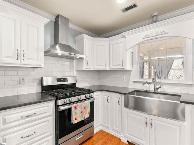 4 Flagstone Court, Simpsonville, SC 29681