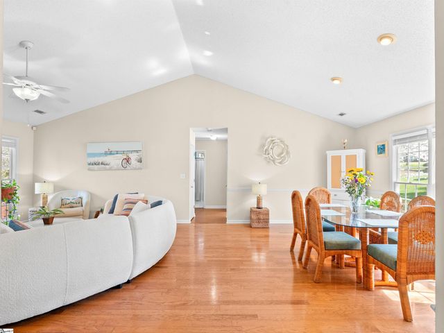 4 Flagstone Court, Simpsonville, SC 29681