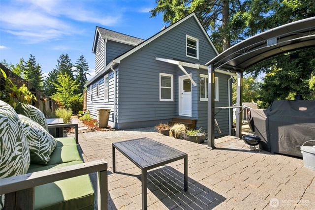 1102 SW 124th Street, Burien, WA 98146