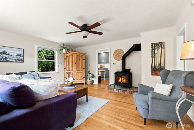 1102 SW 124th Street, Burien, WA 98146
