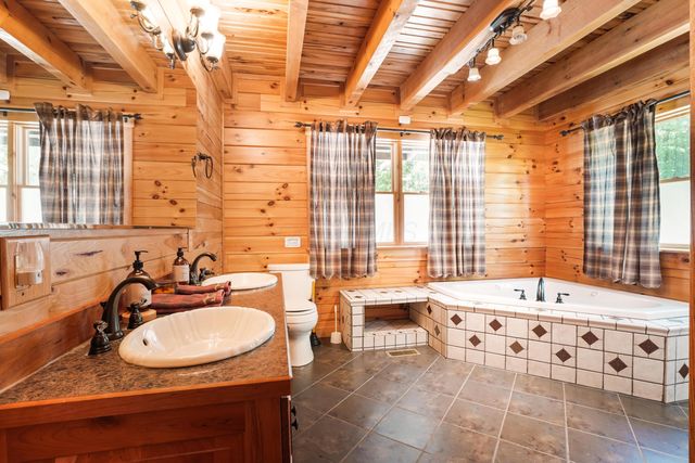 18188 Buckingham Road, Logan, OH 43138