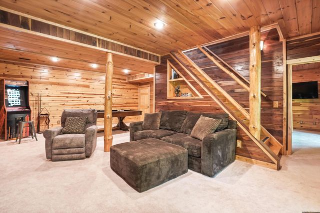 18188 Buckingham Road, Logan, OH 43138