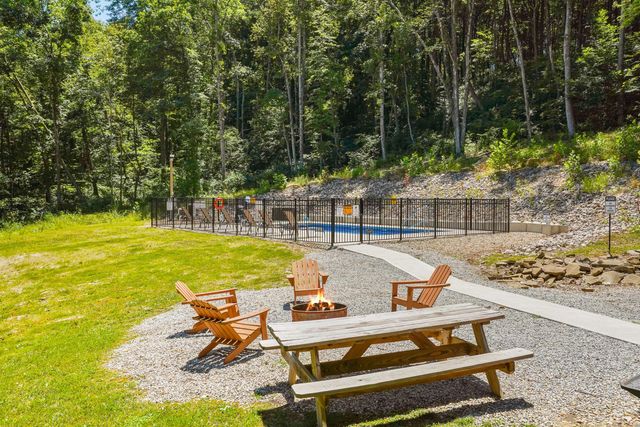 18188 Buckingham Road, Logan, OH 43138