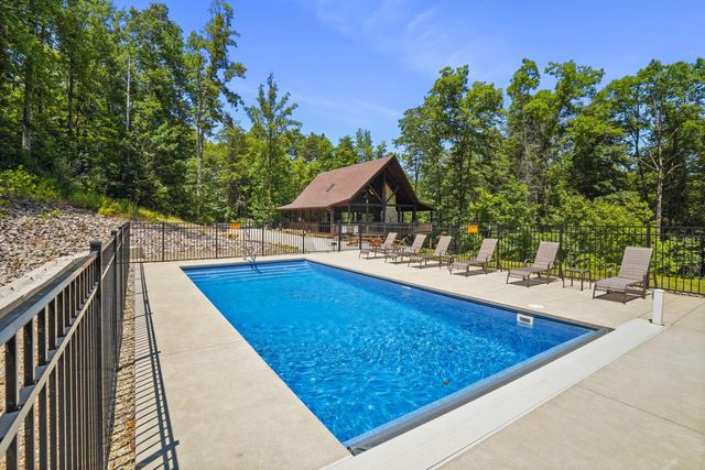 18188 Buckingham Road, Logan, OH 43138