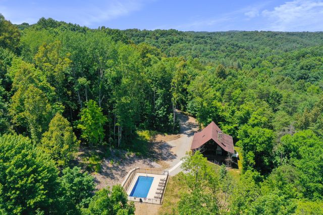 18188 Buckingham Road, Logan, OH 43138