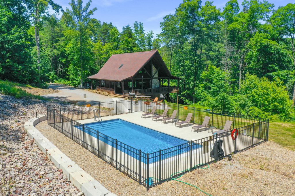 18188 Buckingham Road, Logan, OH 43138