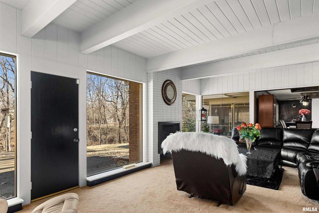 9156 N TIMBER Lane, Peoria, IL 61615