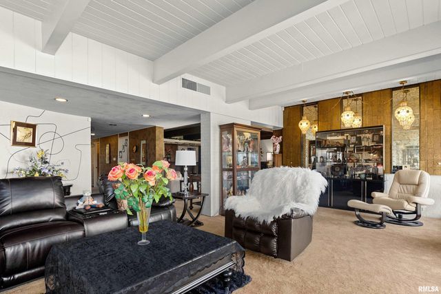 9156 N TIMBER Lane, Peoria, IL 61615