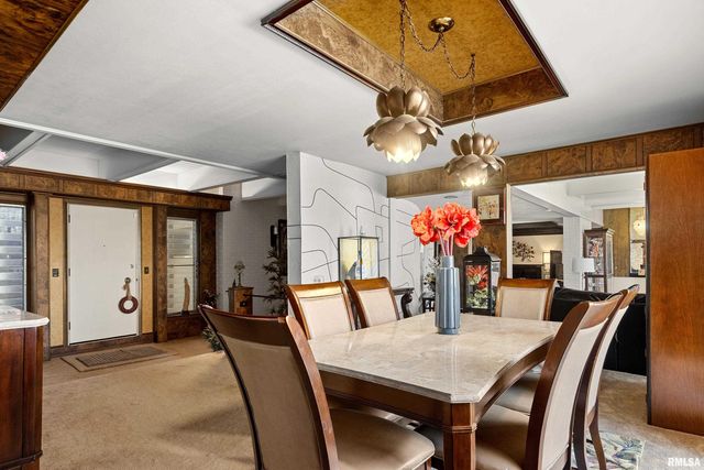 9156 N TIMBER Lane, Peoria, IL 61615