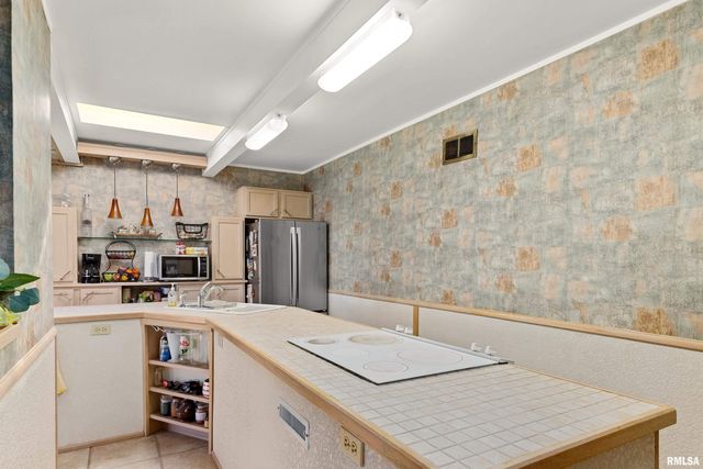 9156 N TIMBER Lane, Peoria, IL 61615