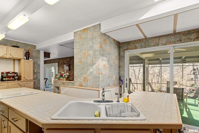 9156 N TIMBER Lane, Peoria, IL 61615