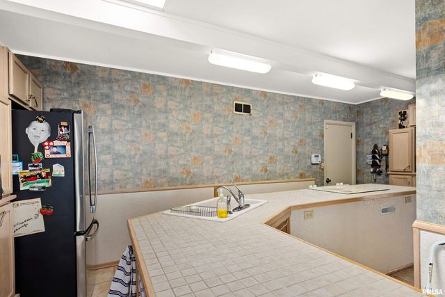 9156 N TIMBER Lane, Peoria, IL 61615