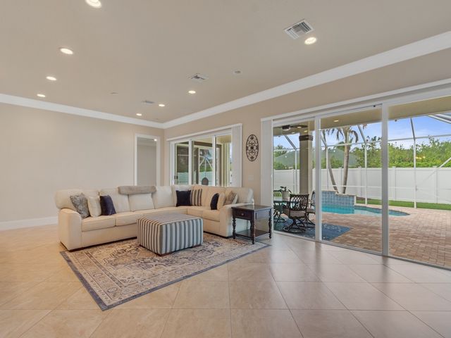 445 Wingate Terrace SW, Vero Beach, FL 32968